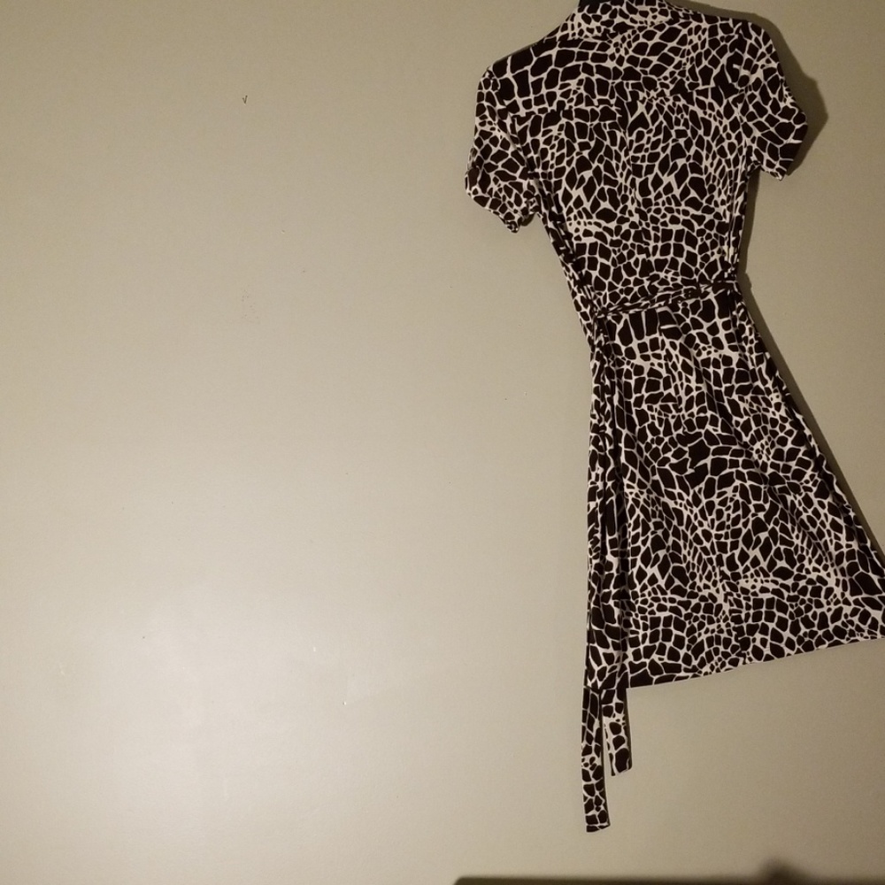 Dress - Picture 5 of 6